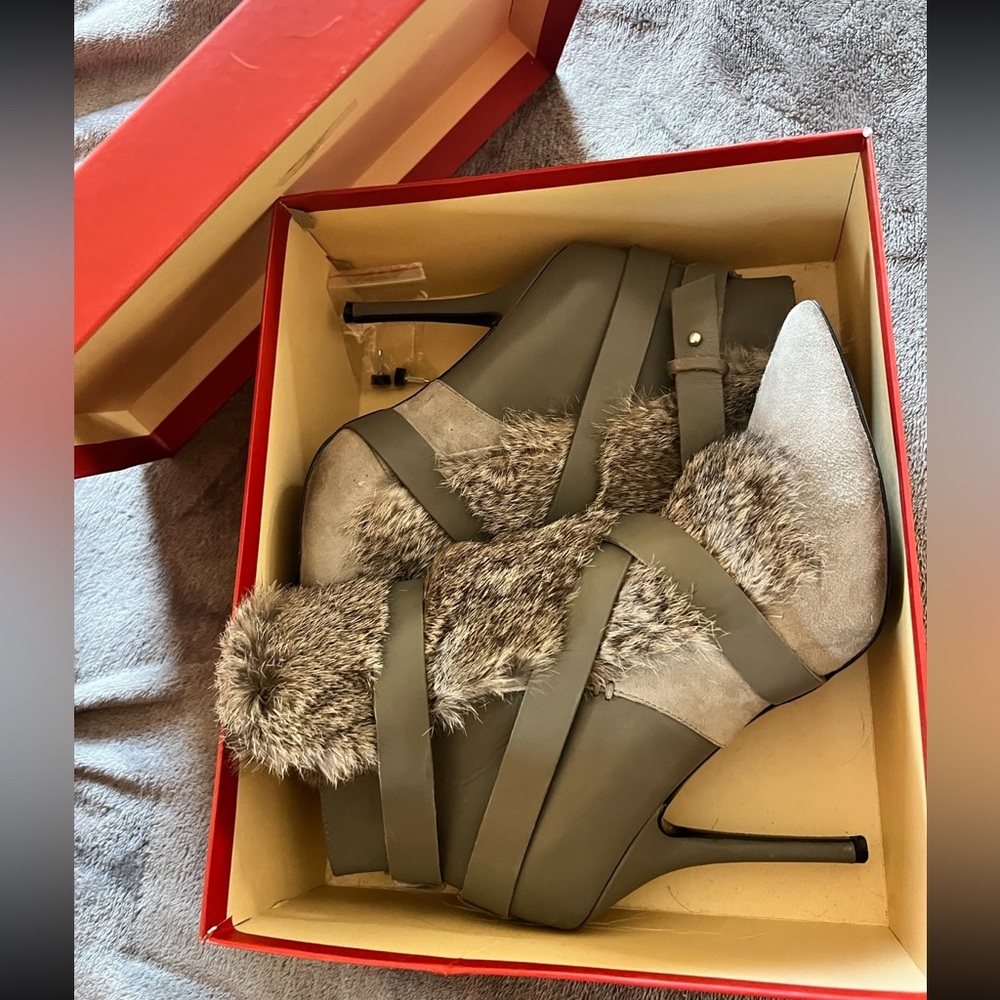 Pre Owned Fur strapped Booties